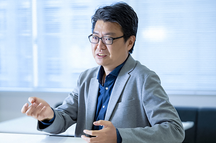統合デザイン研究所 産業システムデザイン部 産業機器グループマネージャー 加藤 伸一
